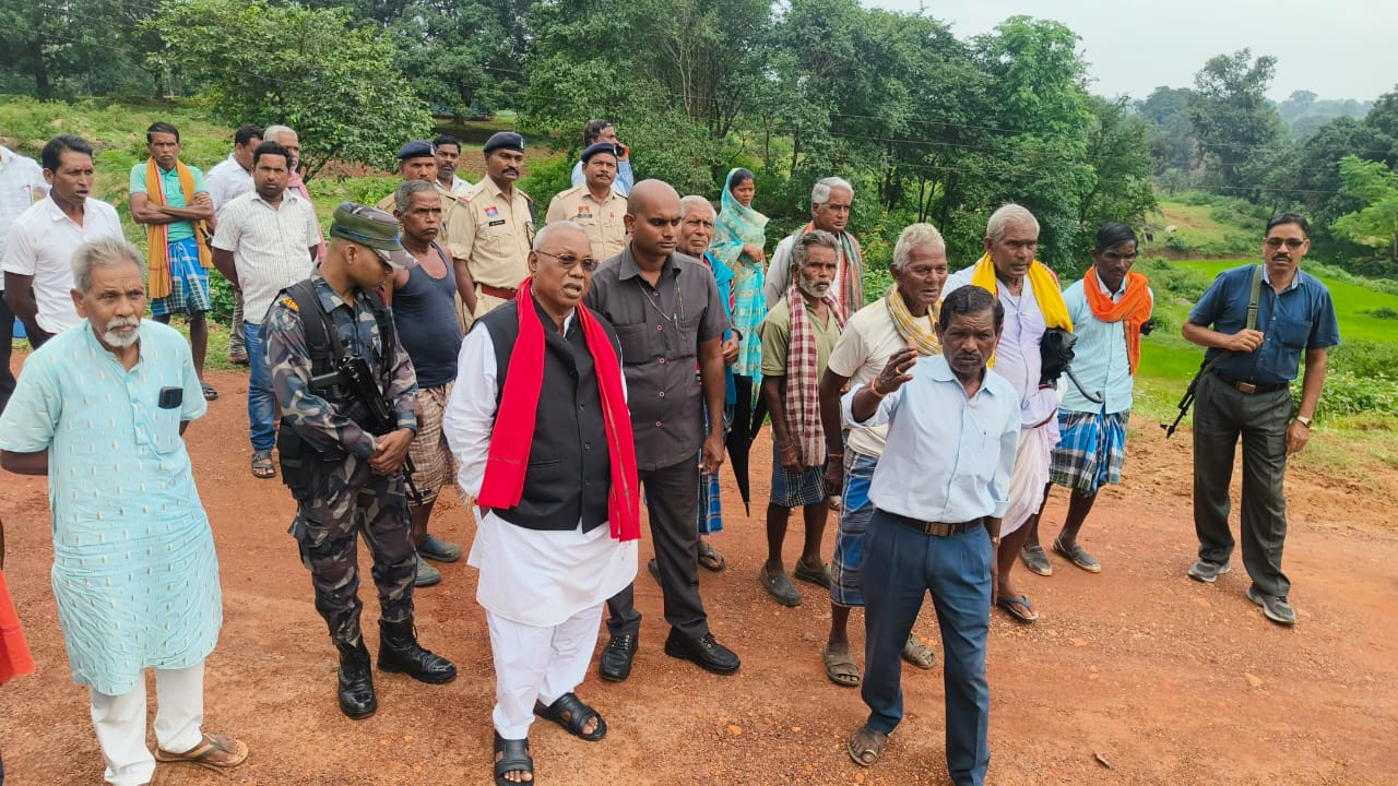 ब्रेकिंग न्यूज : डॉ. रवीन्द्र सिंह पर FIR की मांग,बीजेपी मंडल अध्यक्ष ने दर्ज कराई शिकायत,सोशल मीडिया पर पीएम मोदी के खिलाफ आपत्तिजनक टिप्पणी का आरोप