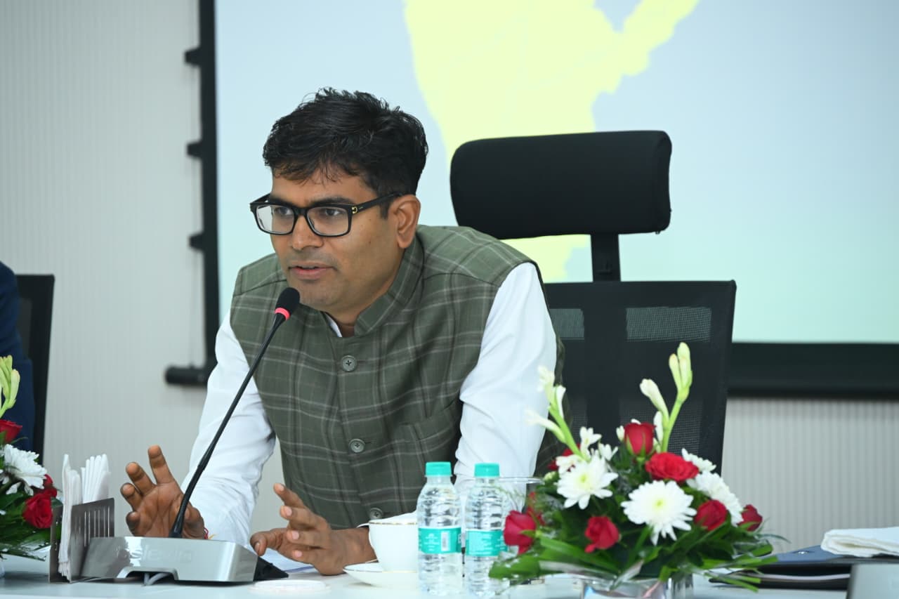 आम जनता को मिले जीएसटी की घटी दरों का लाभ - वित्त मंत्री ओ. पी. चौधरी ने ली ‘जीएसटी बचत उत्सव’ की विशेष समीक्षा बैठक।