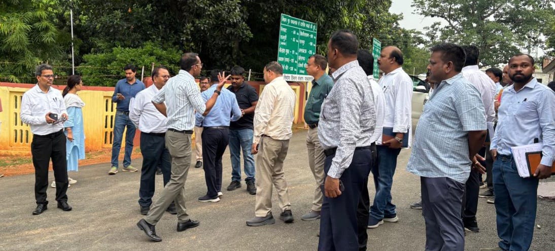 जशपुर में निर्माण कार्यों की गुणवत्ता पर सख्त हुए पीडब्ल्यूडी सचिव मुकेश बंसल, अधिकारियों को दिए समय-सीमा में काम पूरा करने के निर्देश