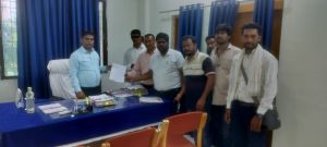 धर्मांतरण पर बवाल : टोंगरीबहरी में जबरन धर्मांतरण पर हिंदू संगठनों ने कलेक्टर से की कार्रवाई की मांग